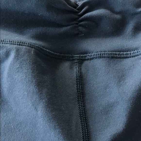 Lululemon Crop Capris - Picture 4 of 8